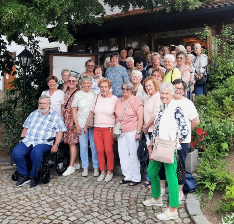 Jahresausflug des Frauen- und Müttervereins Zeitlarn in Sandharlanden