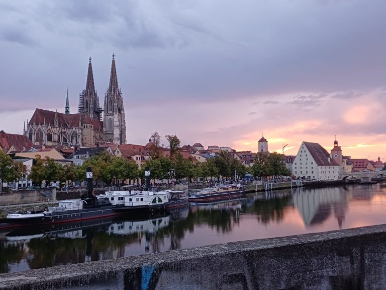 Blick von oben: Pfarrgemeinderat und Kirchenverwaltung erkunden die Domtürme